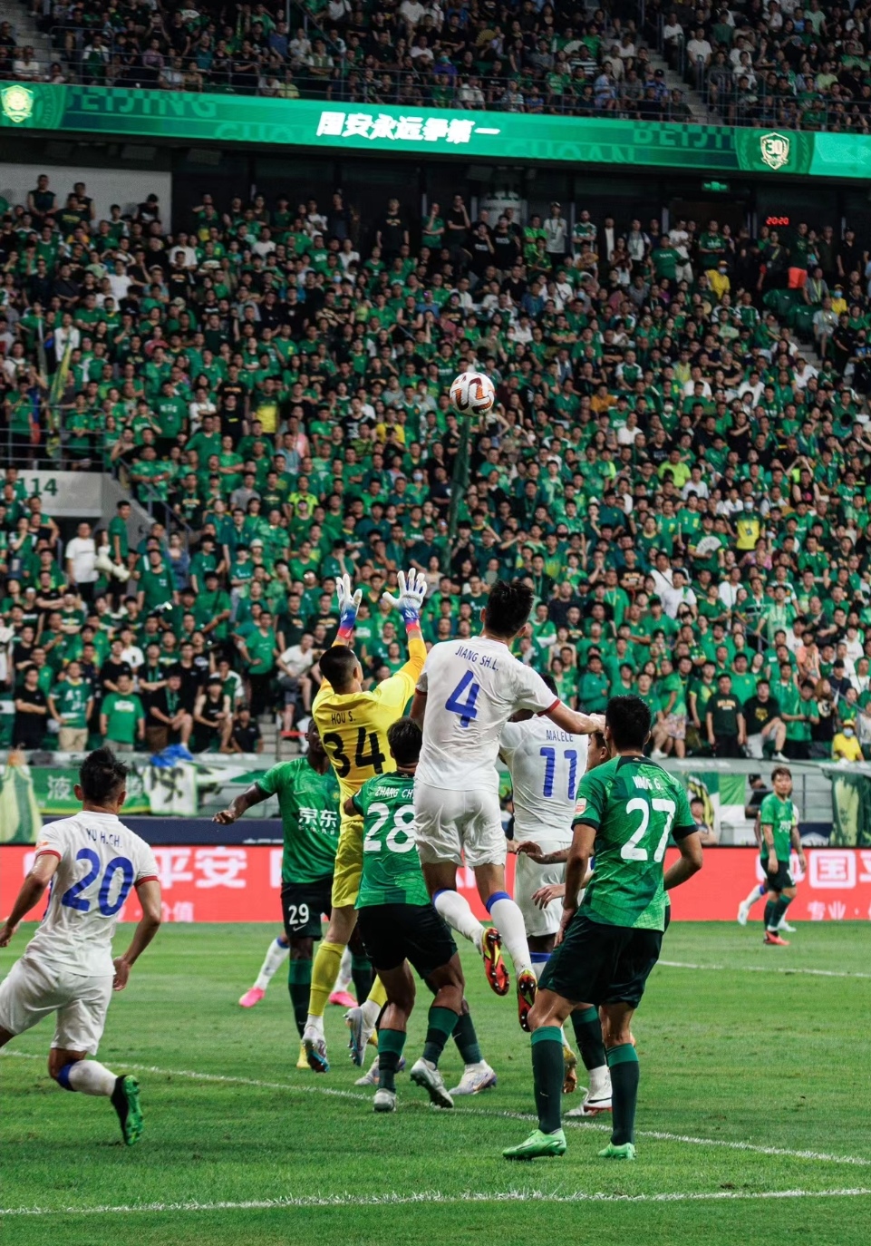 清晨突围战来临，拜仁慕尼黑围绕亚冠手感冰凉，震撼外界，团队化学反应显著(我还是看好拜仁慕尼黑)