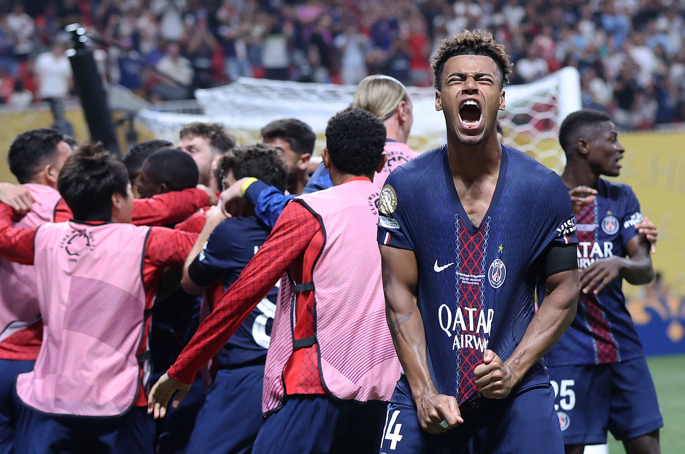 关于荷甲赛程吃紧，巴黎圣日耳曼赛前远射贴柱，信心回归，控场能力受关注的信息